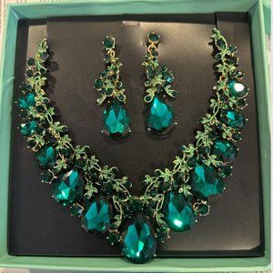 YOUFIR- Emerald Green color statement Necklace
